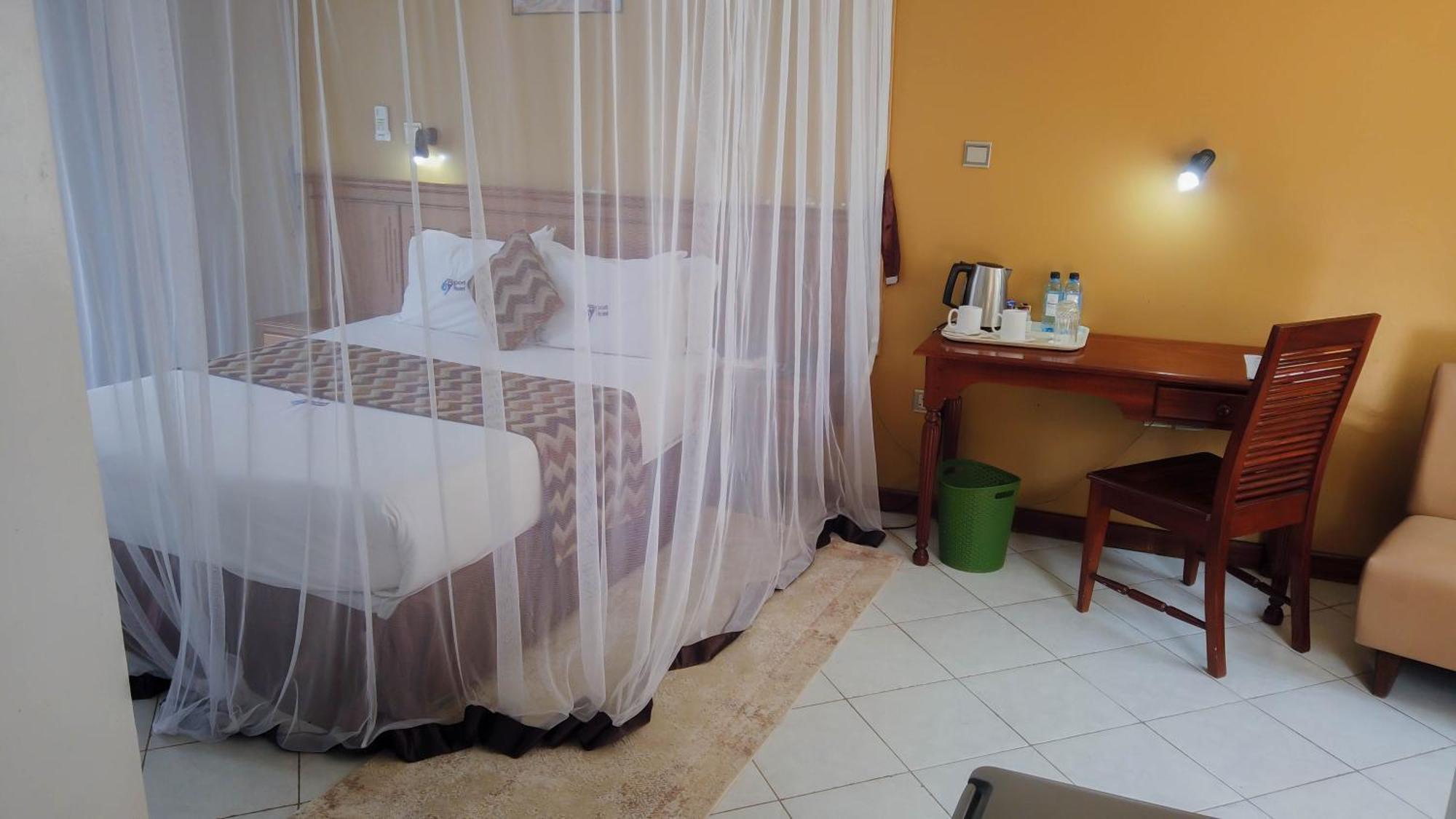 67 Airport Hotel Nairobi Mlolongo Extérieur photo