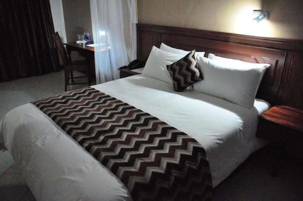 67 Airport Hotel Nairobi Mlolongo Extérieur photo